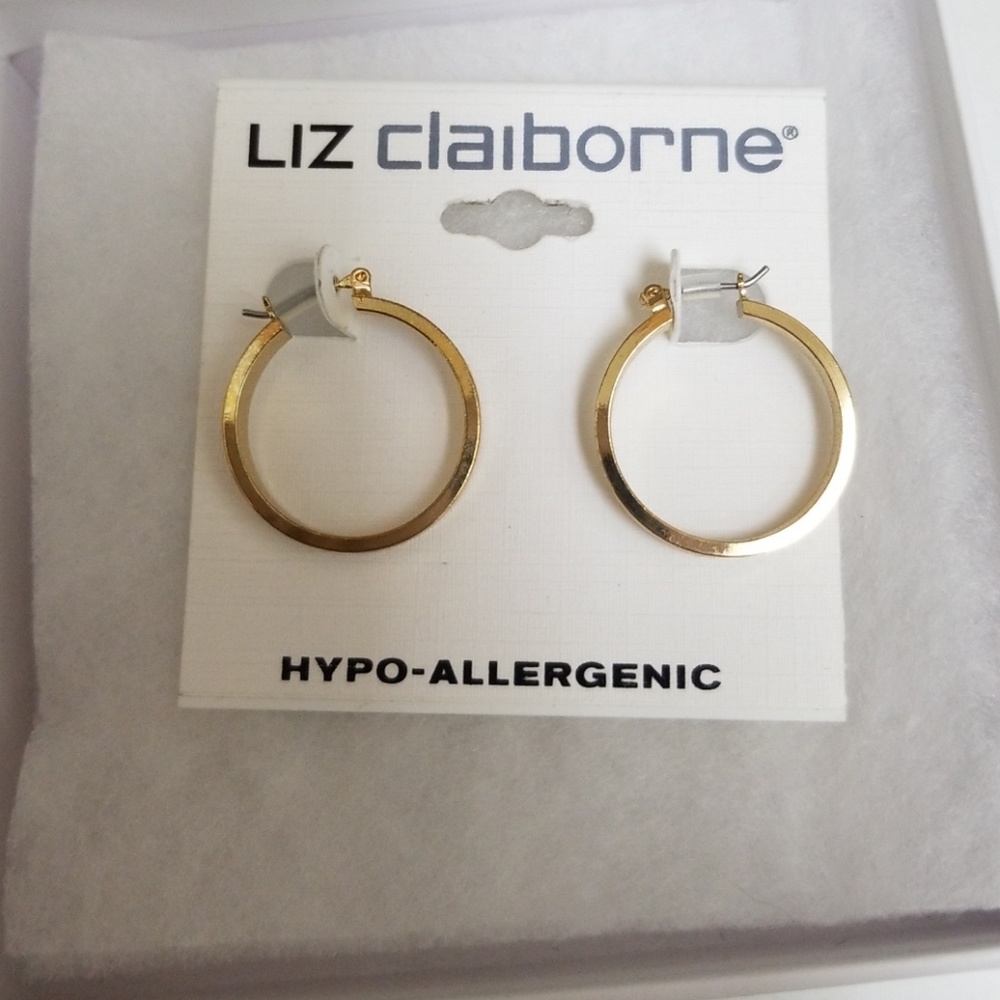 New, Liz Claiborne gold patterned hoop pierced ear
